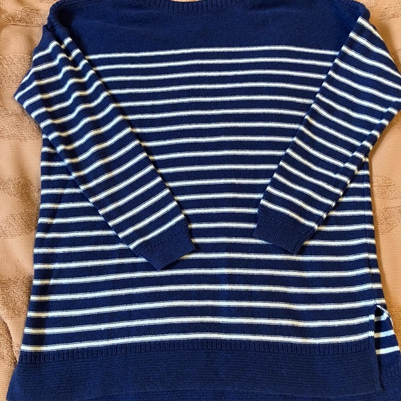 Old Navy Blue and white Sweaters bundle of two - Picture 8 of 15